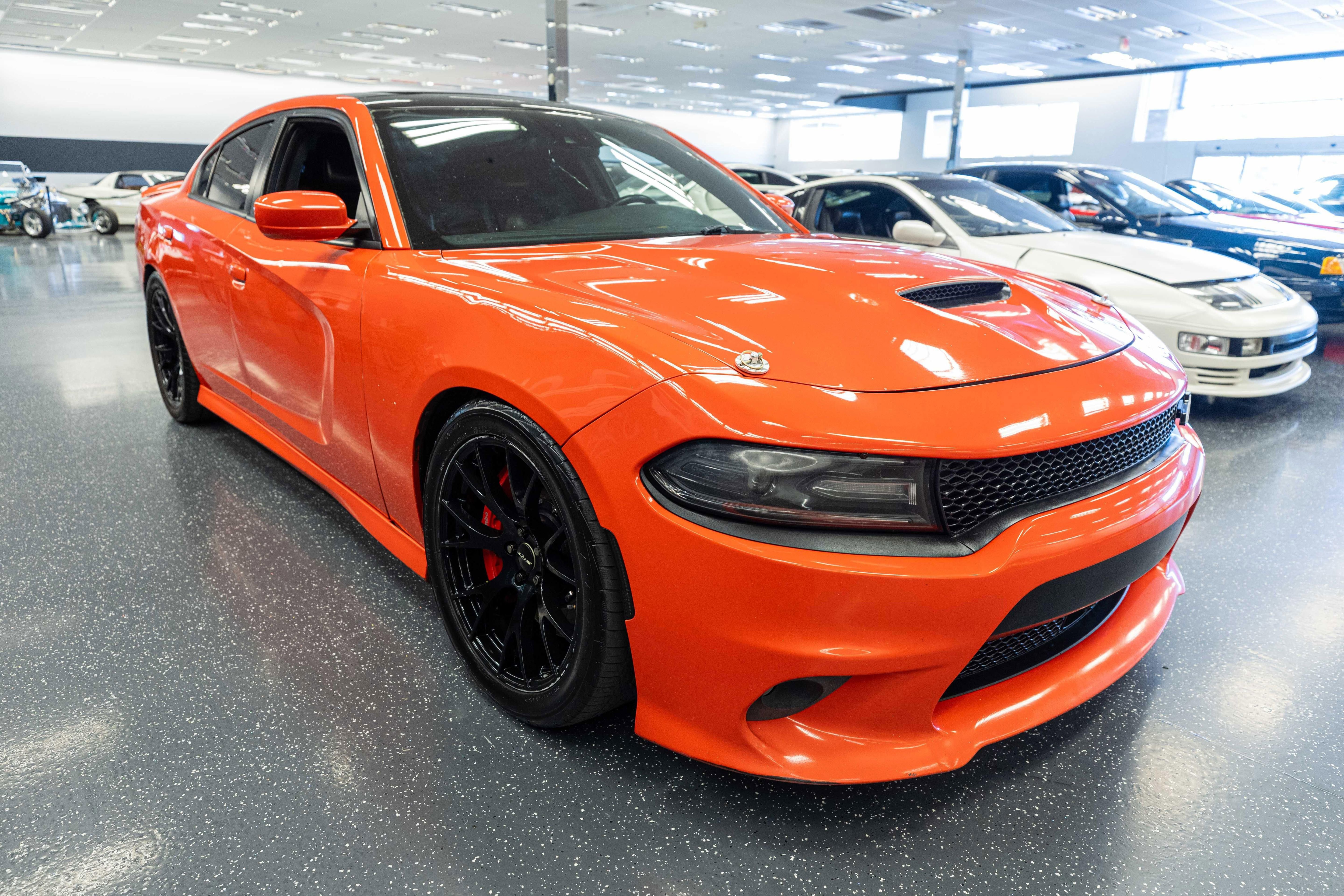 Used 2016 Dodge Charger SRT w/ Harman/Kardon Audio Group RWD image 3