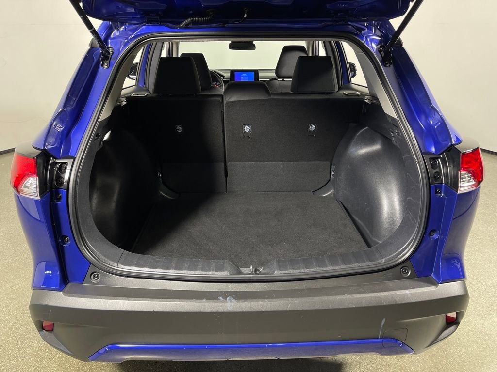 Used 2025 Toyota Corolla Cross LE image 10