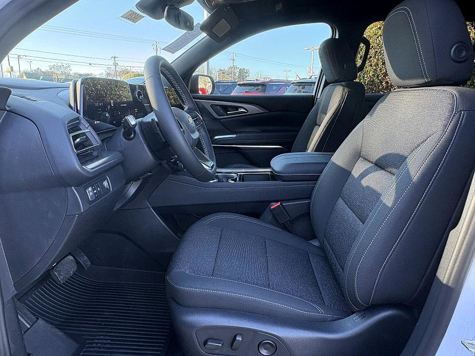 New 2026 Chevrolet Traverse LT image 9