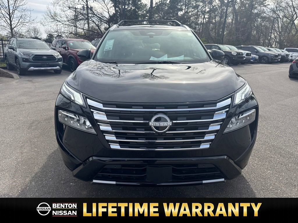 Used 2025 Nissan Rogue Platinum image 9