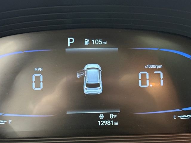 Used 2024 Hyundai Venue SEL image 18