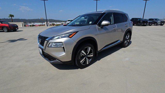 Used 2023 Nissan Rogue SL w/ SL Premium Package FWD image 4