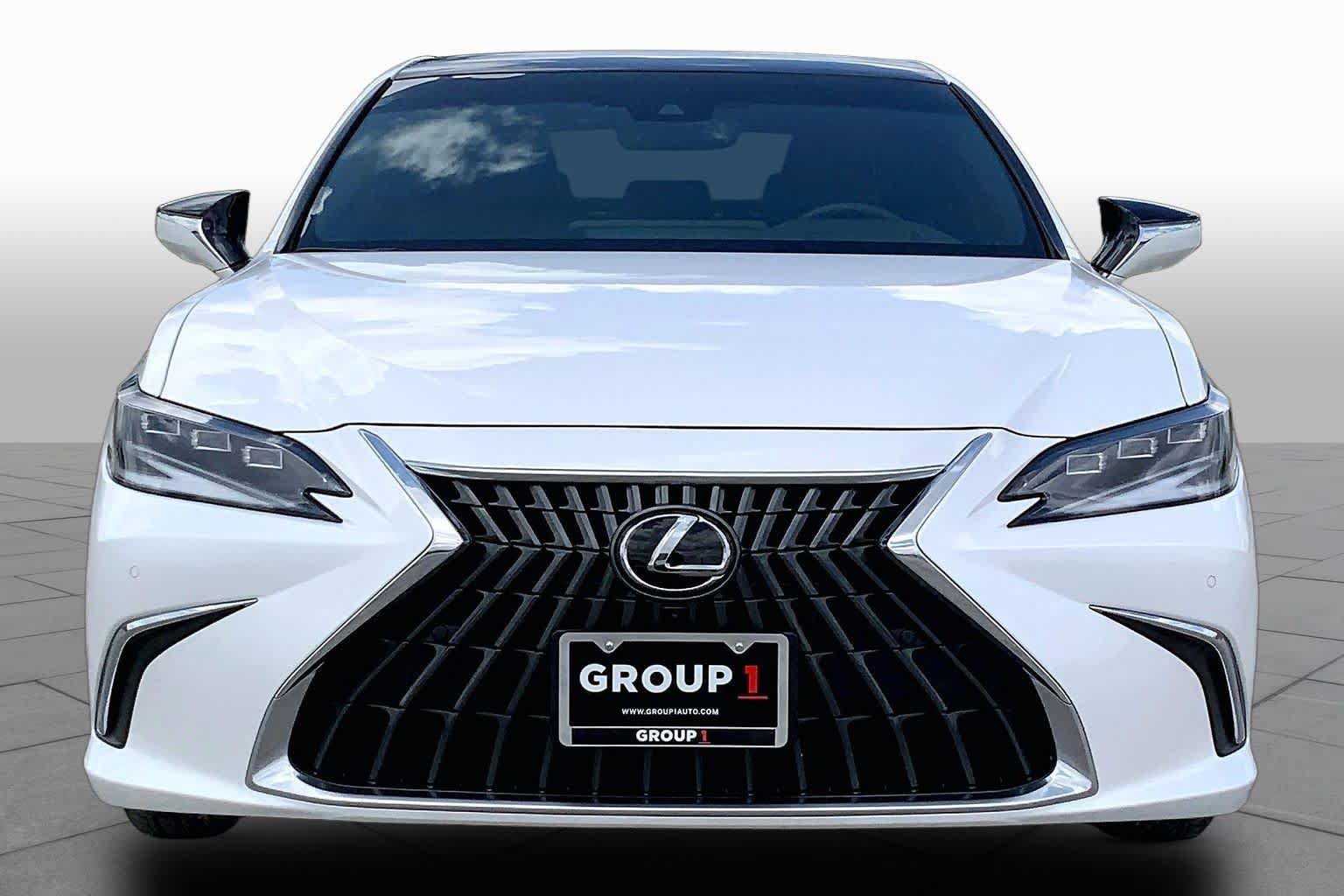 Used 2025 Lexus ES 350 Ultra Luxury FWD image 4