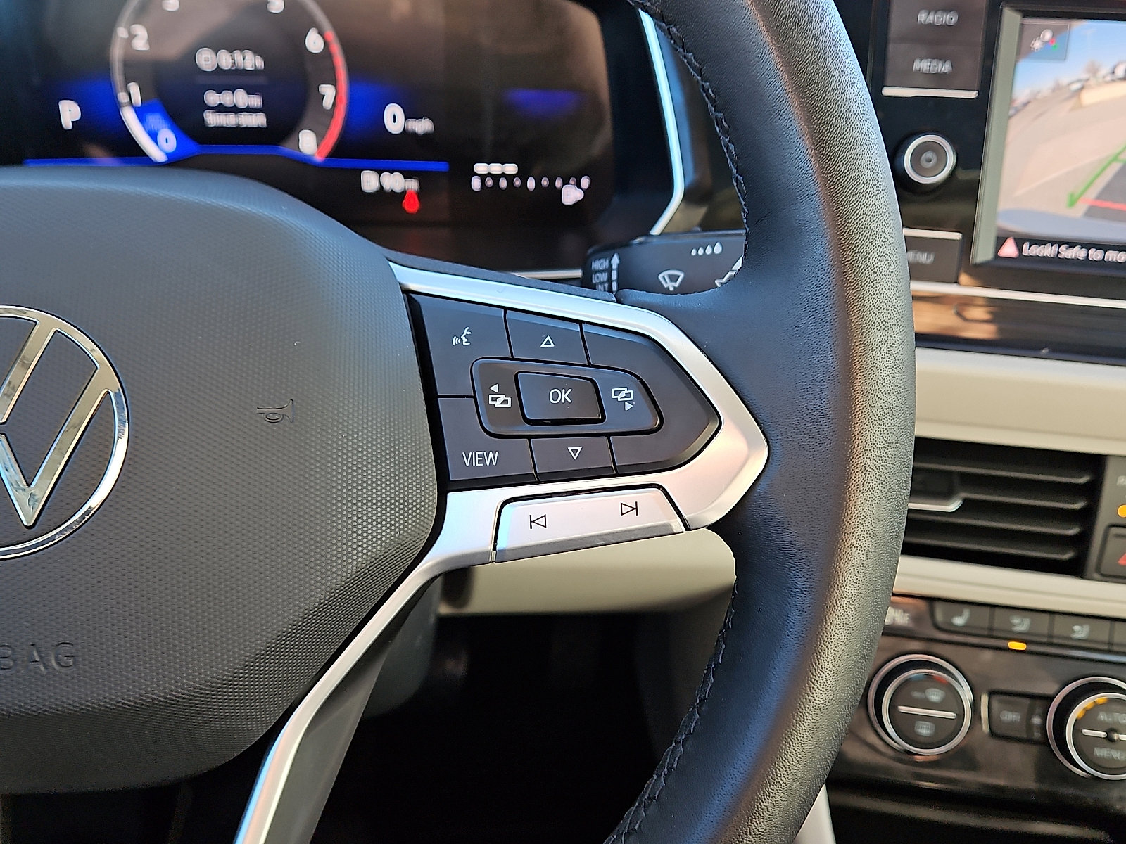 Certified 2024 Volkswagen Jetta SE image 17