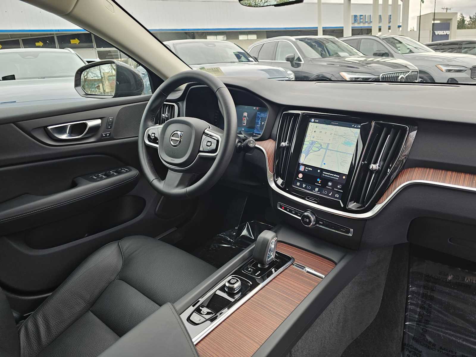 Certified 2025 Volvo V60 B5 Cross Country Plus AWD/4WD image 11