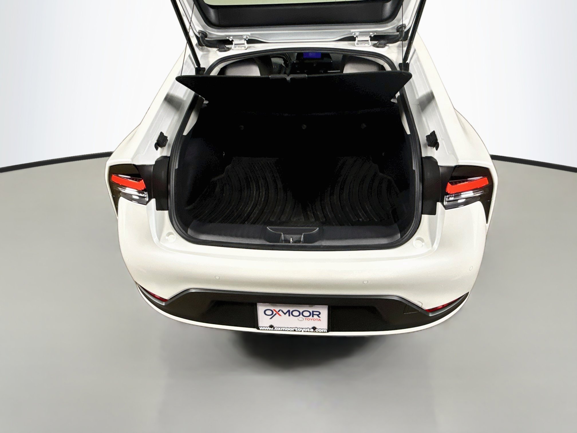 Used 2024 Toyota Prius LE FWD image 23