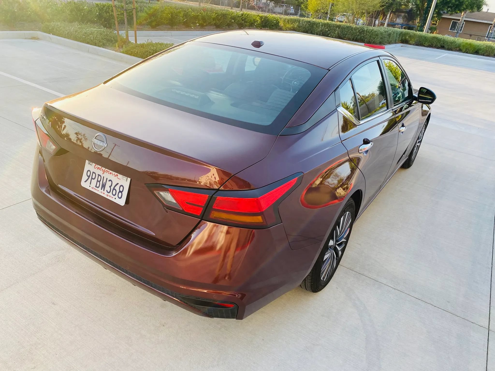 Used 2025 Nissan Altima 2.5 SV FWD image 10
