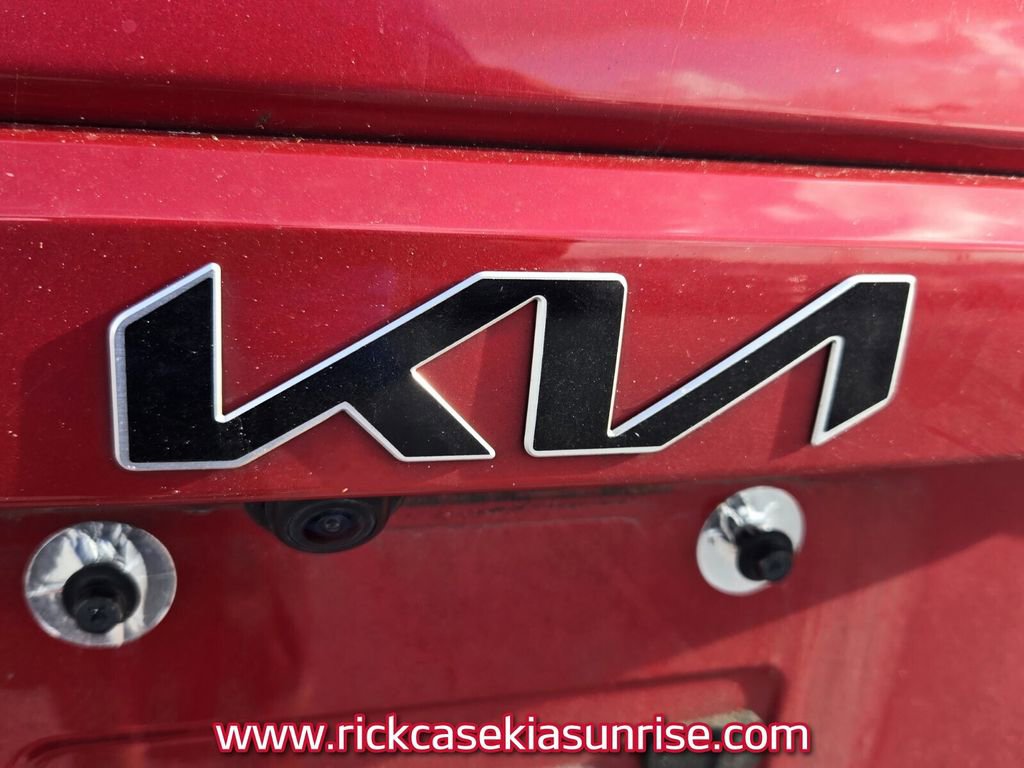 Used 2023 Kia Niro EX image 8