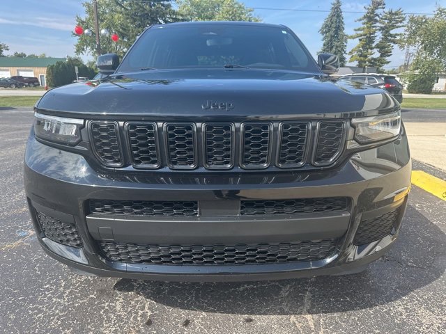 Used 2022 Jeep Grand Cherokee L Laredo image 4