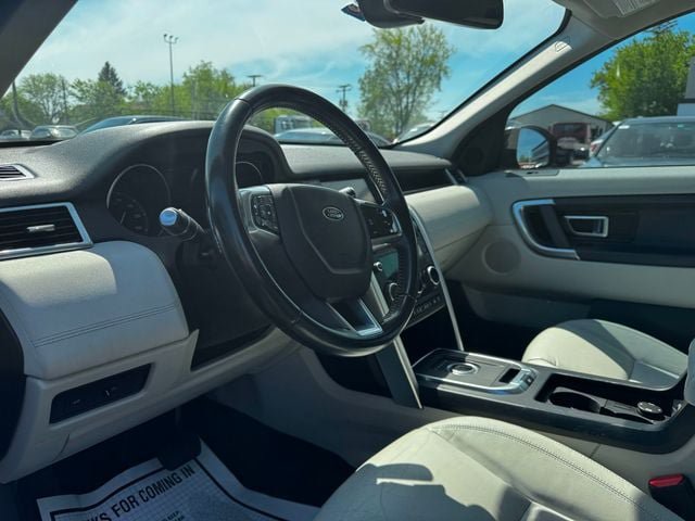Used 2017 Land Rover Discovery Sport SE AWD/4WD image 10