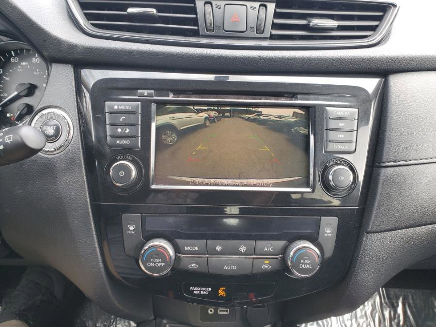 Used 2018 Nissan Rogue SV image 14