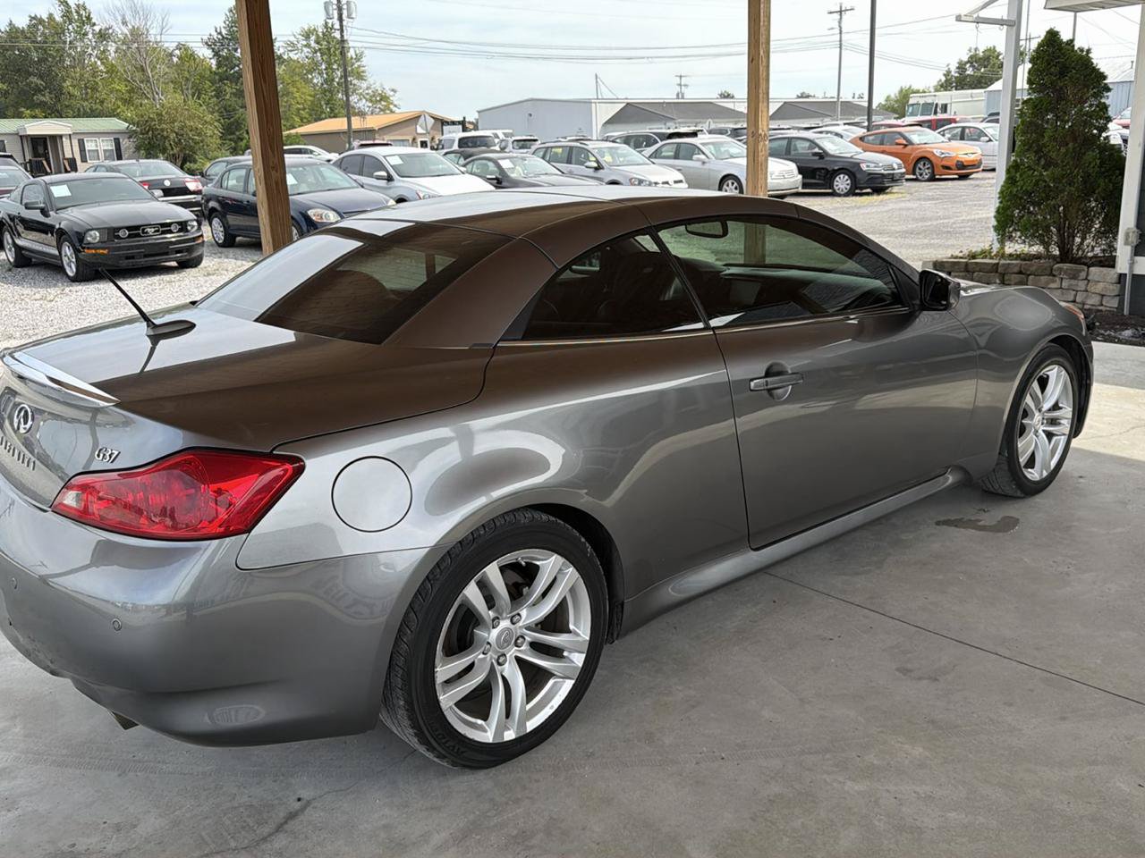 Used 2010 INFINITI G37 Convertible w/ Premium Pkg RWD image 19