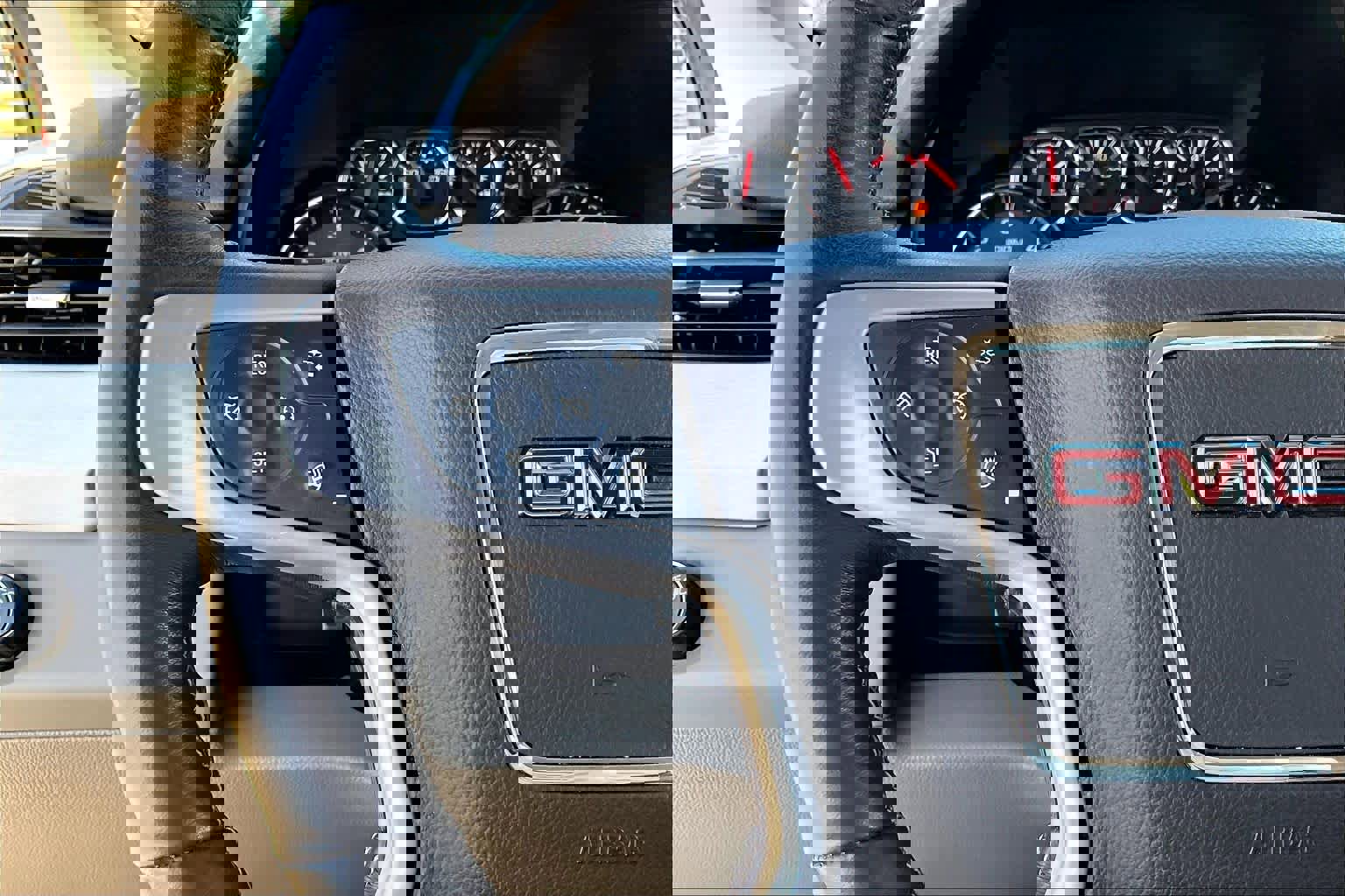 Used 2015 GMC Yukon SLT image 24