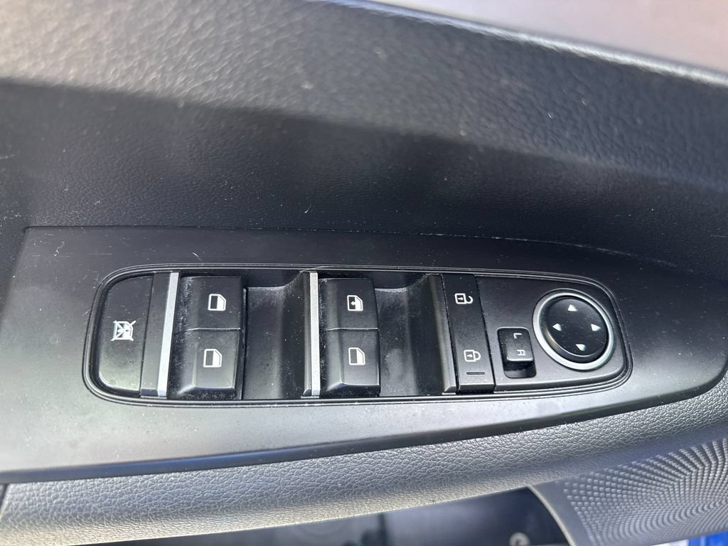 Used 2023 Kia Forte LXS w/ LXS Technology Package FWD image 14