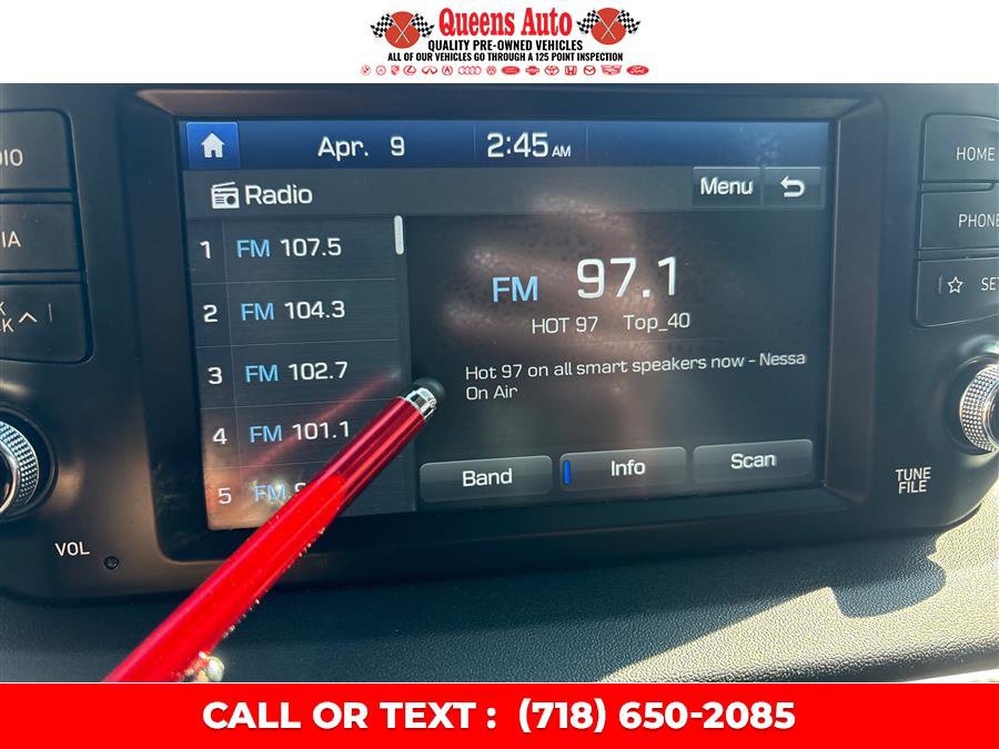 Used 2020 Hyundai Santa Fe SE image 39