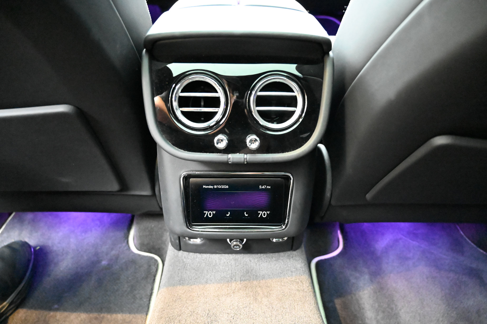 Used 2025 Bentley Bentayga AWD/4WD image 42