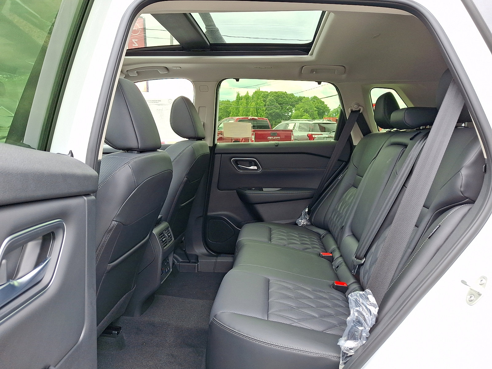 New 2026 Nissan Rogue Platinum w/ Platinum Premium Package AWD/4WD image 6