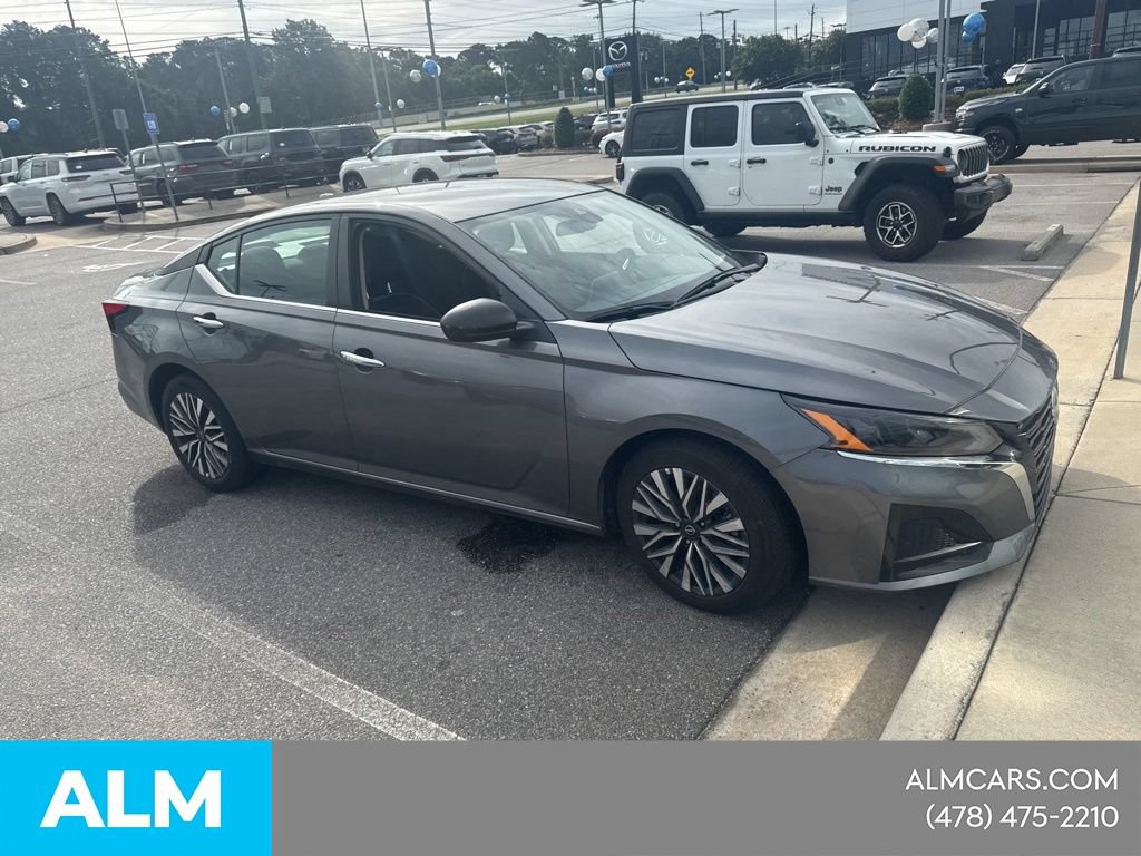 Used 2025 Nissan Altima 2.5 SV FWD image 5