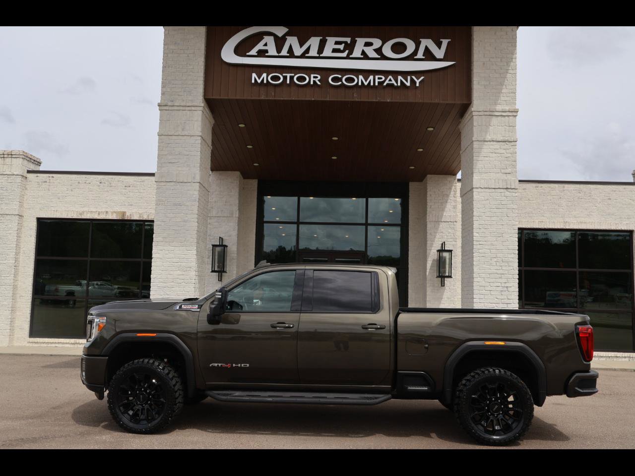 Used 2023 GMC Sierra 2500 AT4 image 1