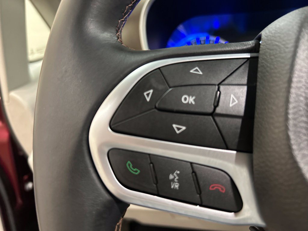 Used 2017 Chrysler Pacifica Touring-L FWD image 21