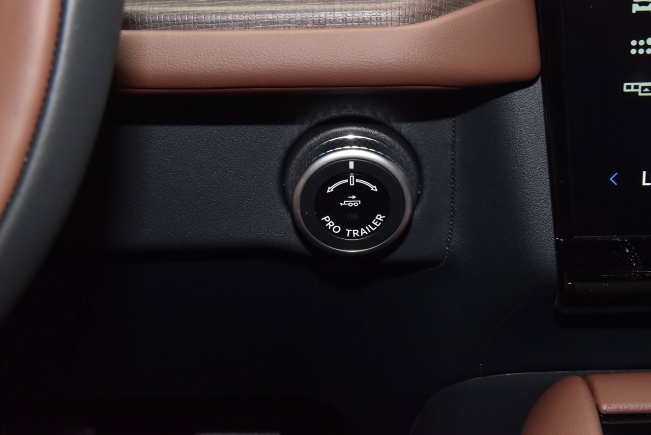New 2026 Lincoln Navigator Reserve AWD/4WD image 32