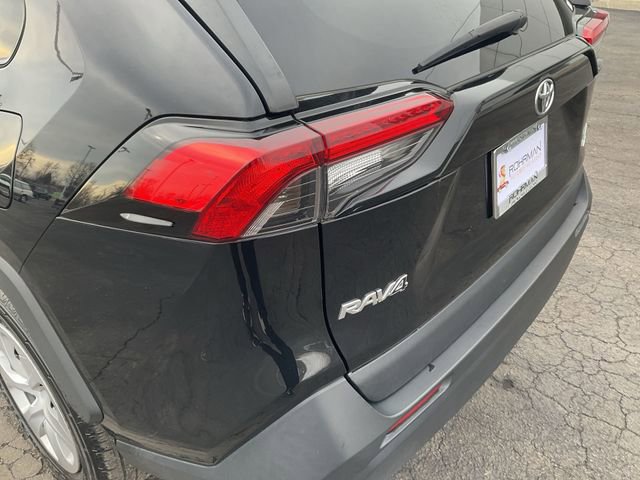 Used 2024 Toyota RAV4 LE image 28