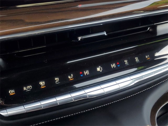 Used 2023 Cadillac Escalade Premium Luxury Platinum image 28