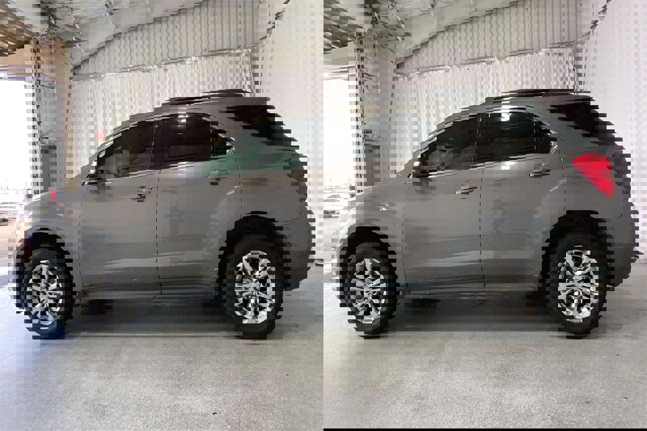 Used 2010 Chevrolet Equinox LT image 25