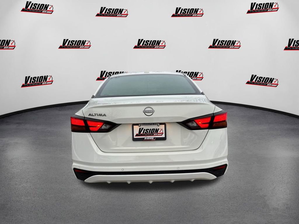 Certified 2025 Nissan Altima 2.5 S image 6