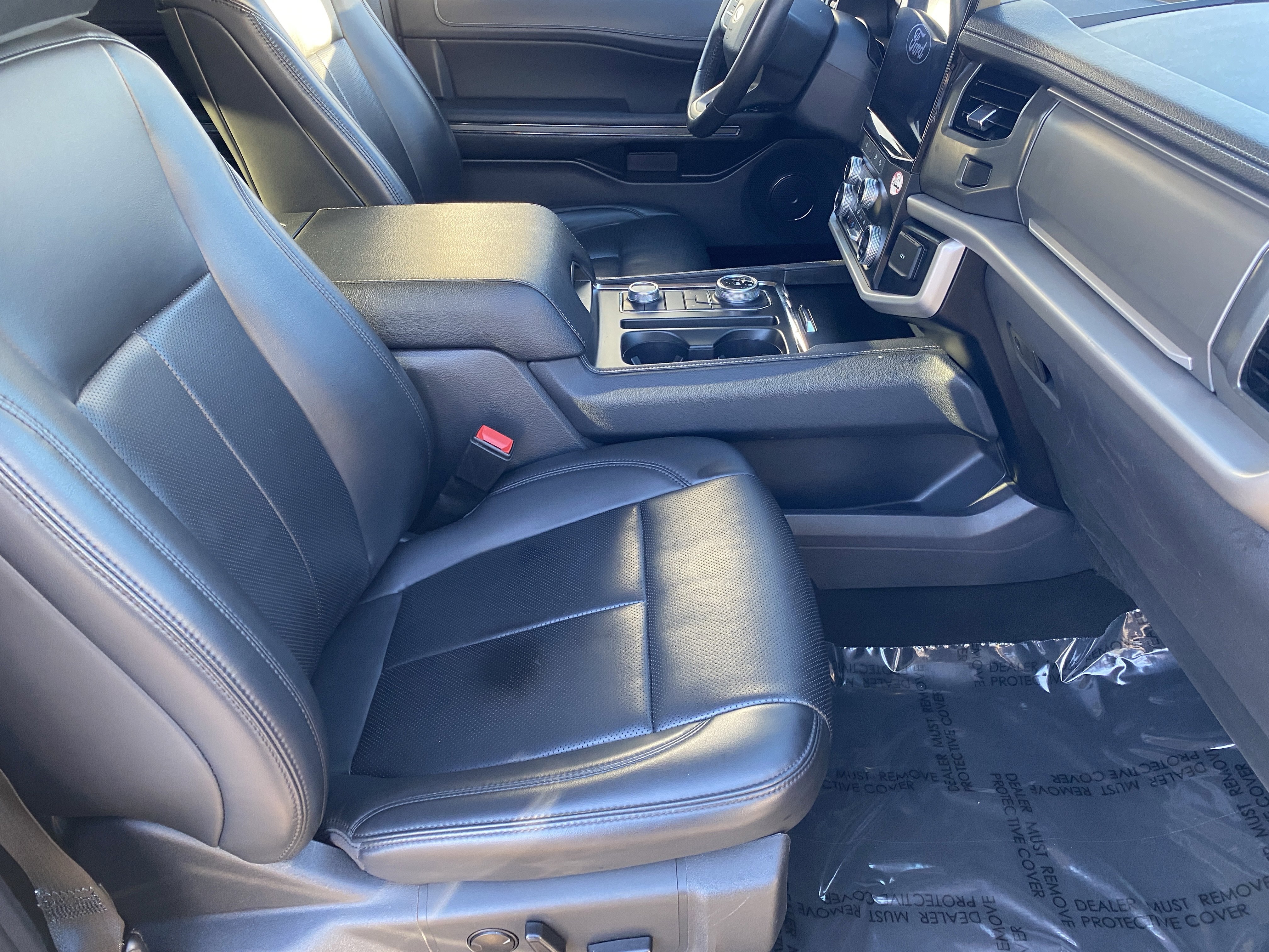 Used 2024 Ford Expedition XLT image 9