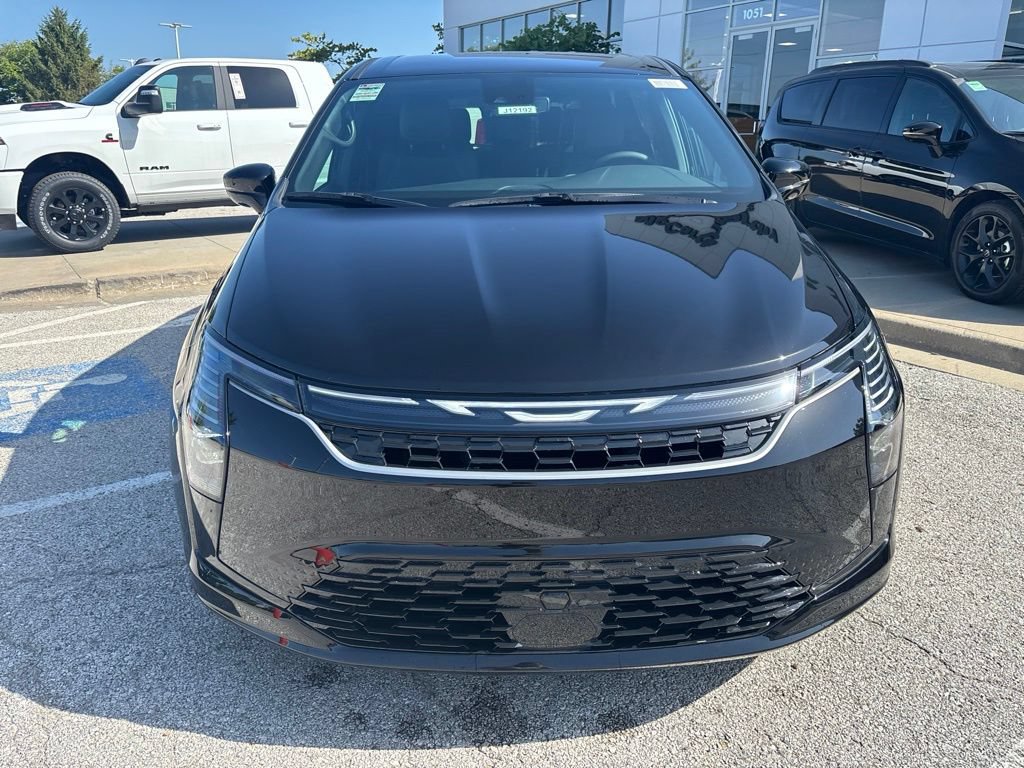 New 2027 Chrysler Pacifica Select FWD image 7