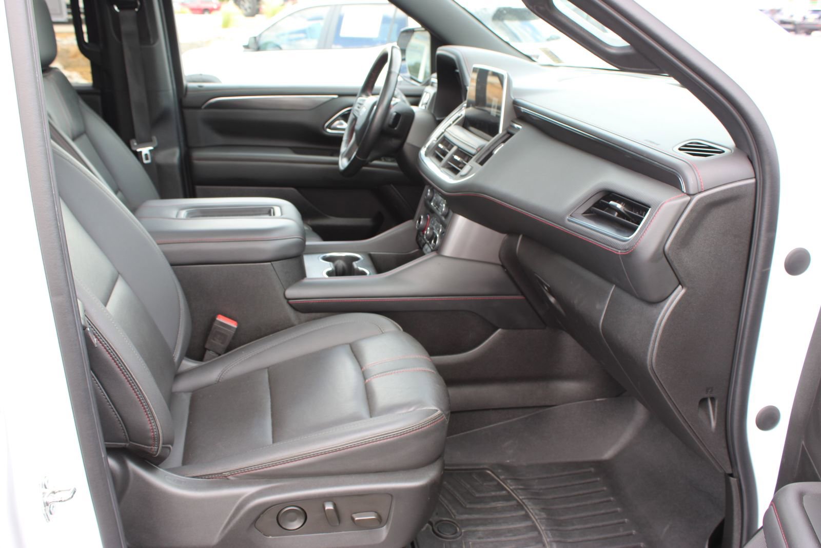 Used 2022 Chevrolet Tahoe RST w/ Luxury Package AWD/4WD image 25