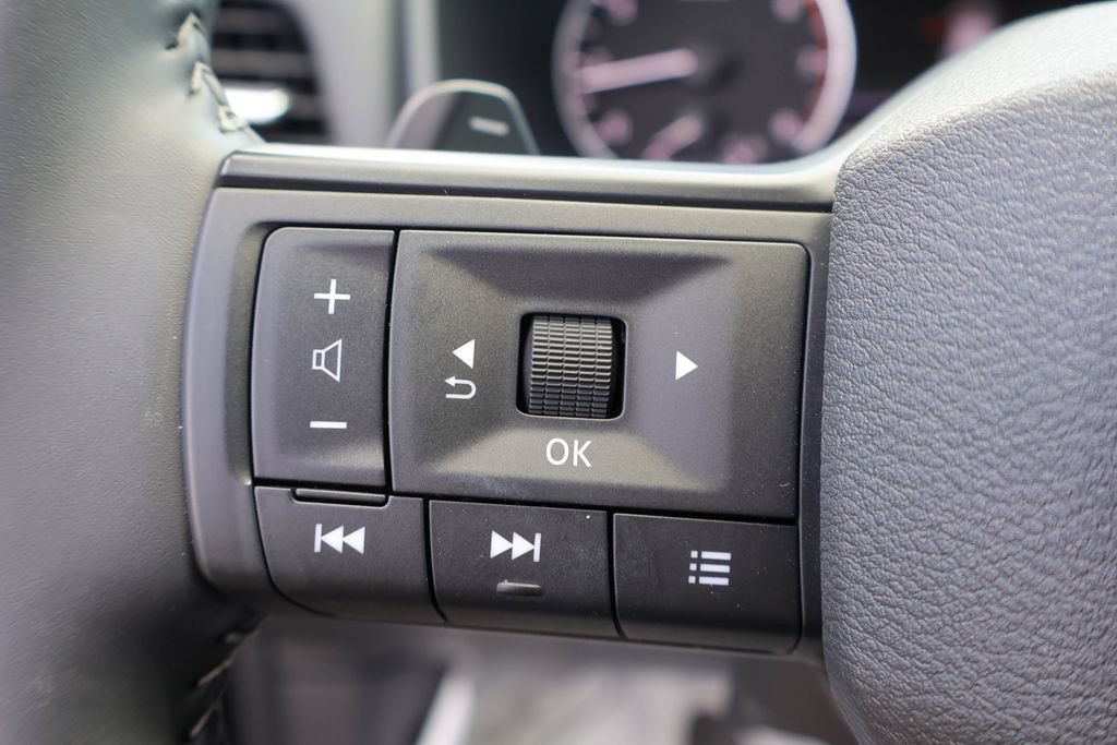 Certified 2026 Nissan Rogue SV FWD image 12