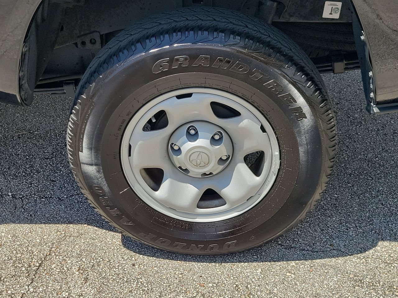 Used 2018 Toyota Tacoma SR RWD image 5