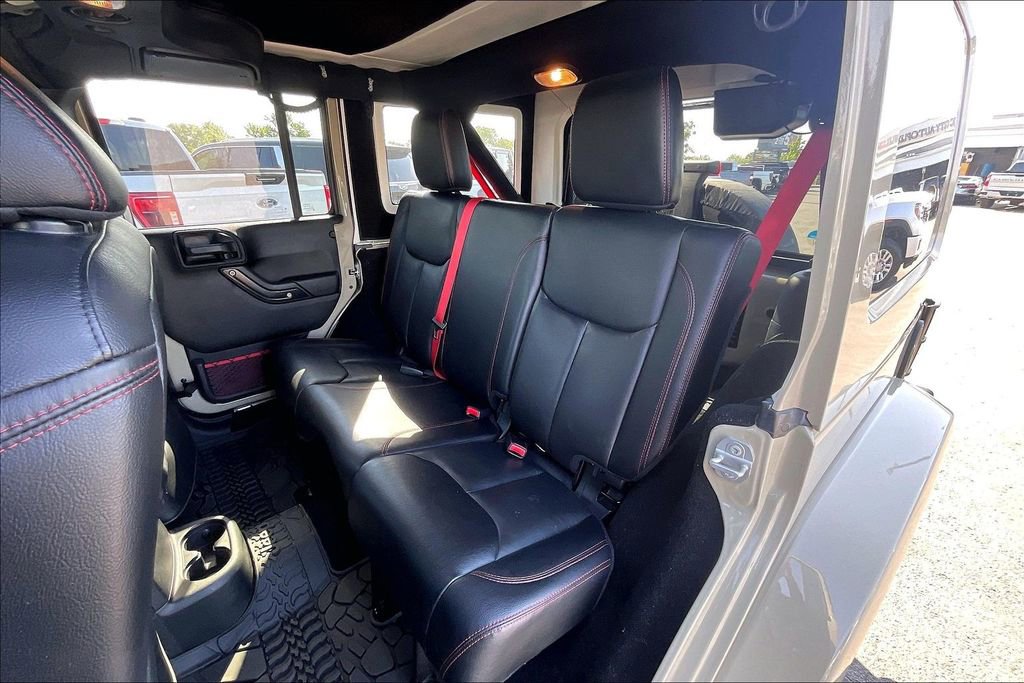 Used 2017 Jeep Wrangler Unlimited Rubicon AWD/4WD image 23