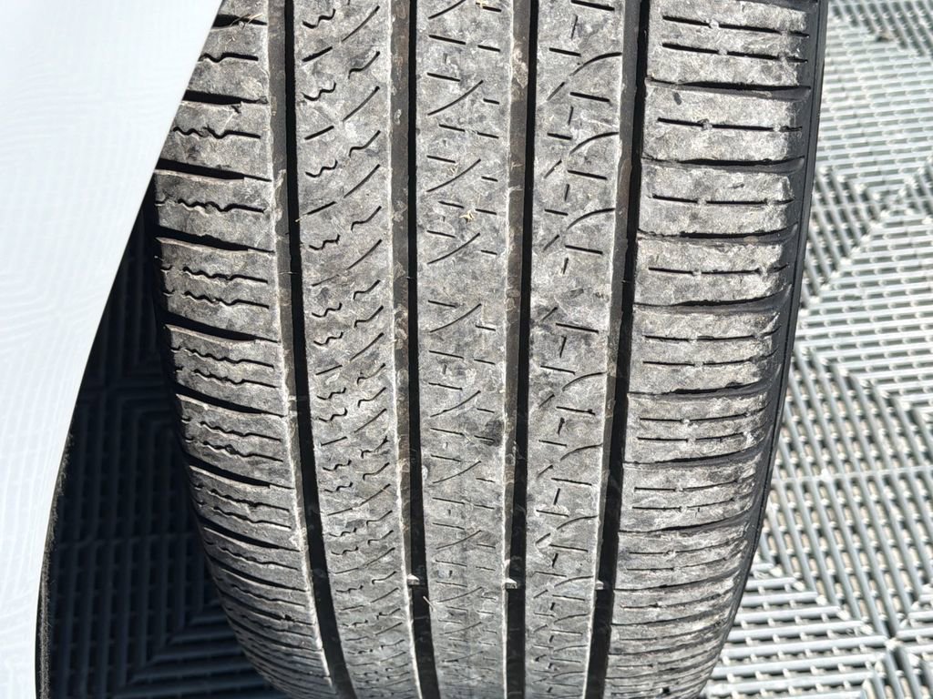 Used 2025 Chrysler Pacifica Limited FWD image 23