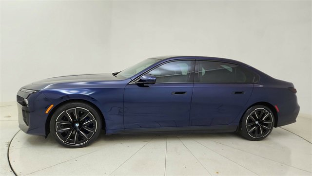 Used 2023 BMW i7 xDrive60 image 3