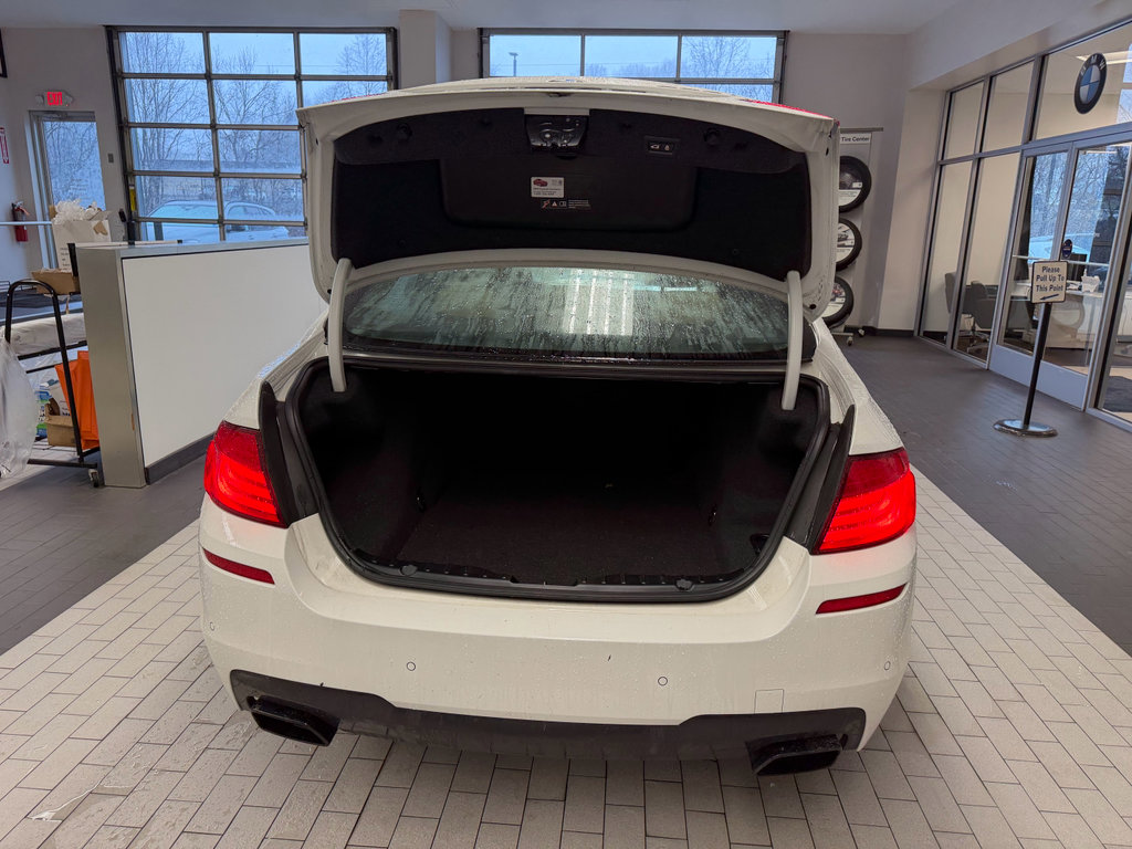 Used 2012 BMW 550i Sedan image 9