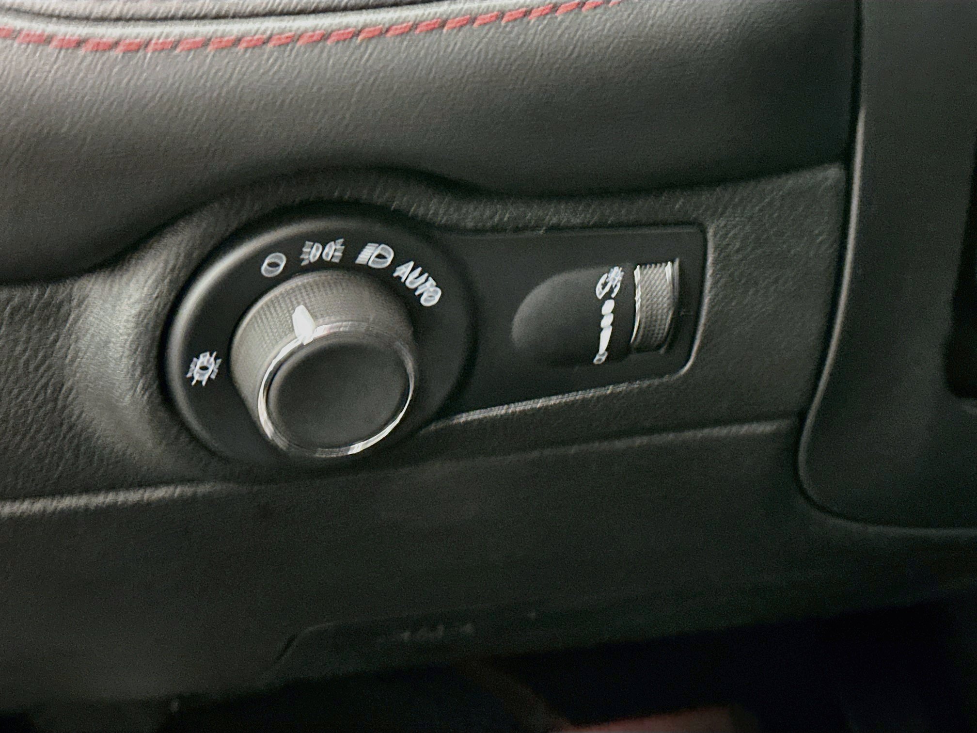 Used 2025 Dodge Durango GT AWD/4WD image 17