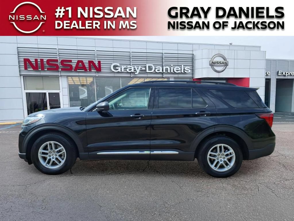 Used 2025 Ford Explorer Active w/ Active Comfort Package RWD image 4