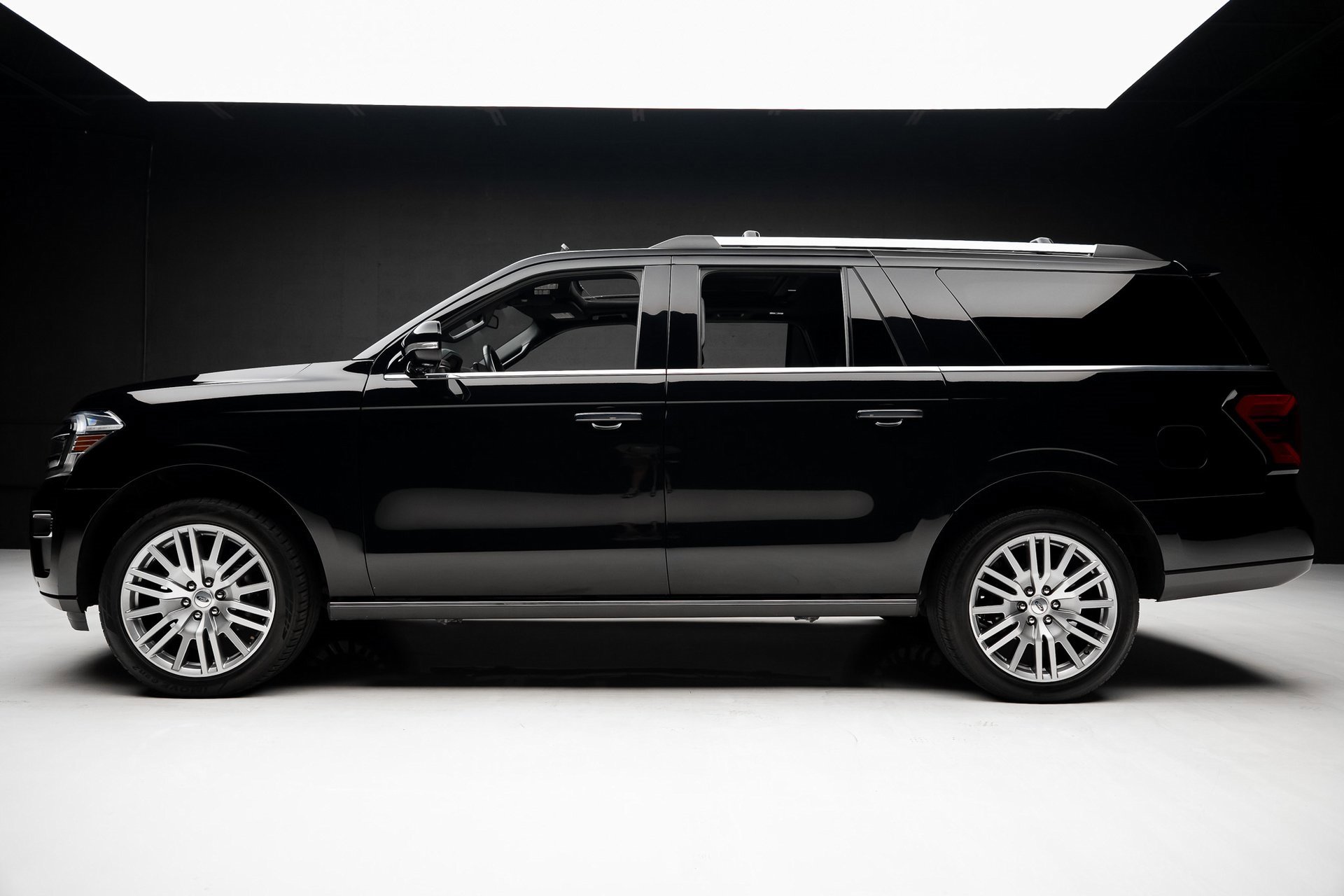 Used 2024 Ford Expedition Max Limited image 16