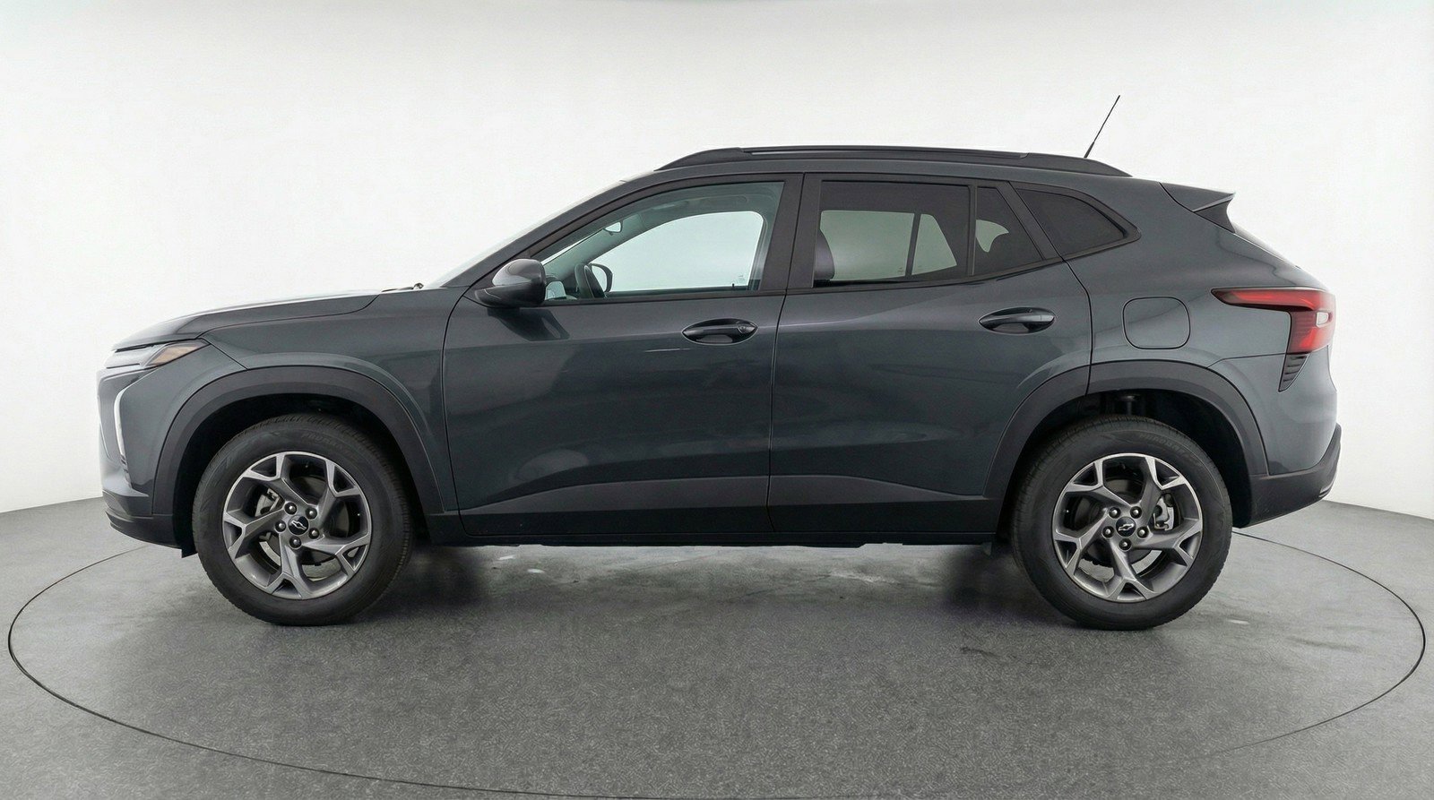 Used 2025 Chevrolet Trax LT image 5