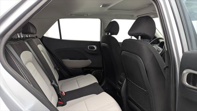 Used 2026 Hyundai Venue SEL FWD image 18