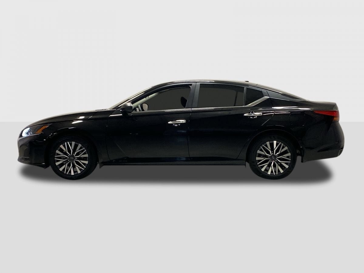 New 2026 Nissan Altima 2.5 SV FWD image 2