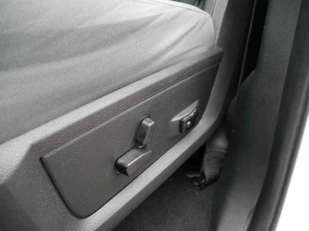 Used 2018 RAM 1500 SLT image 30