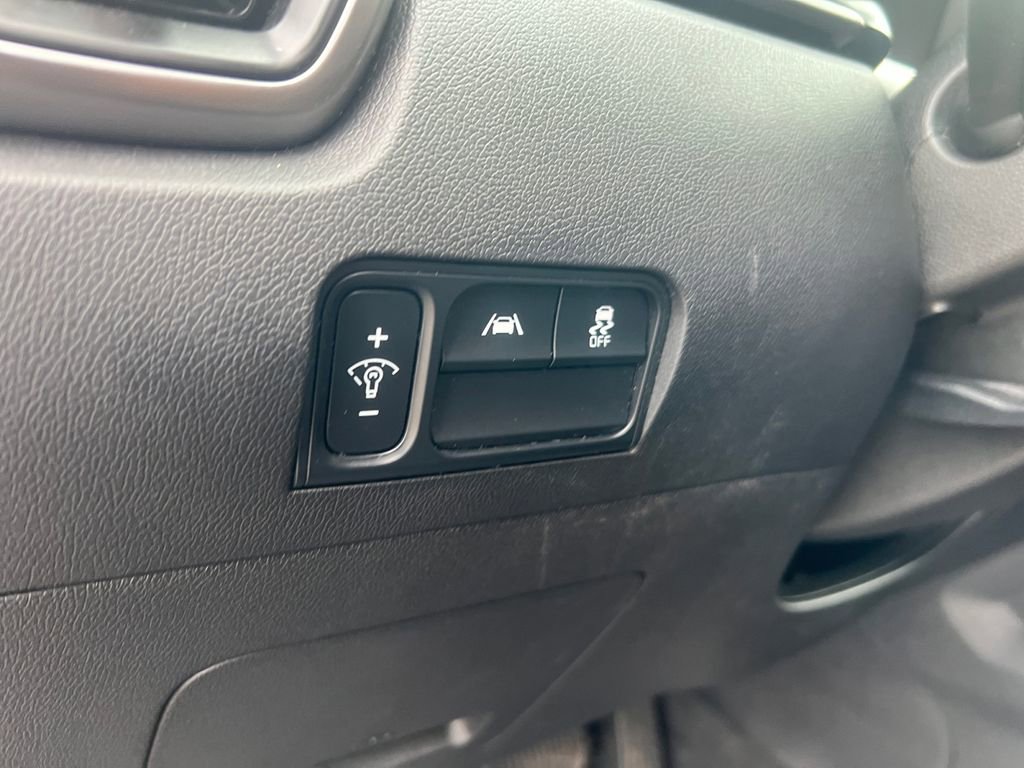 Used 2023 Kia Sorento LX image 19