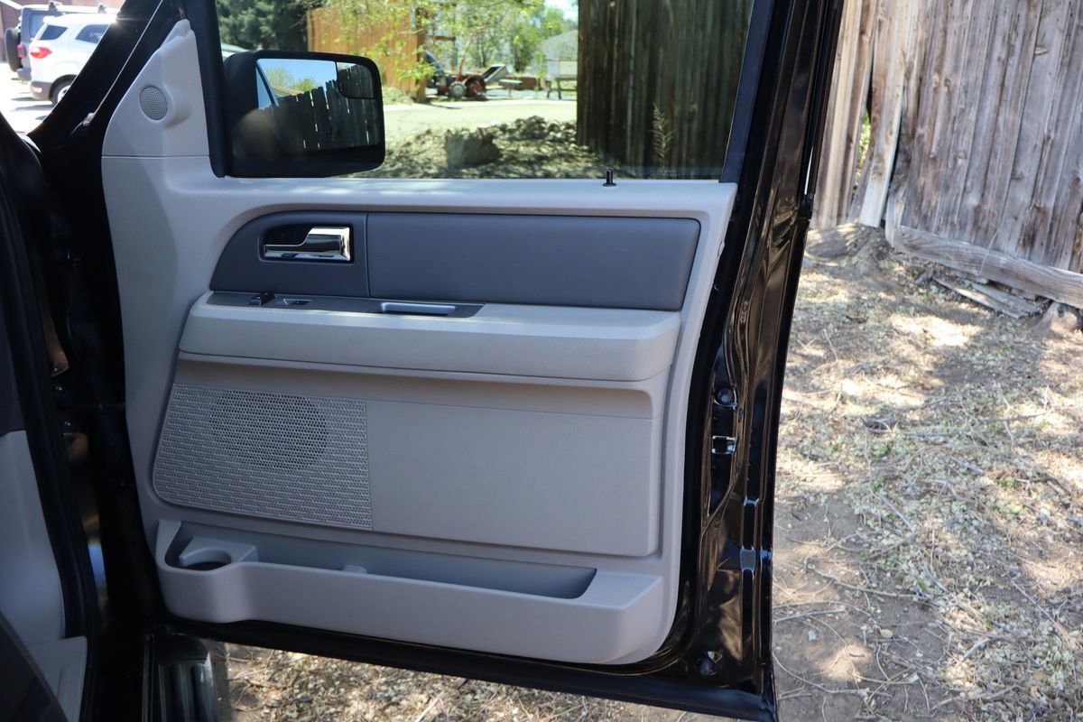 Used 2014 Ford Expedition XLT AWD/4WD image 28