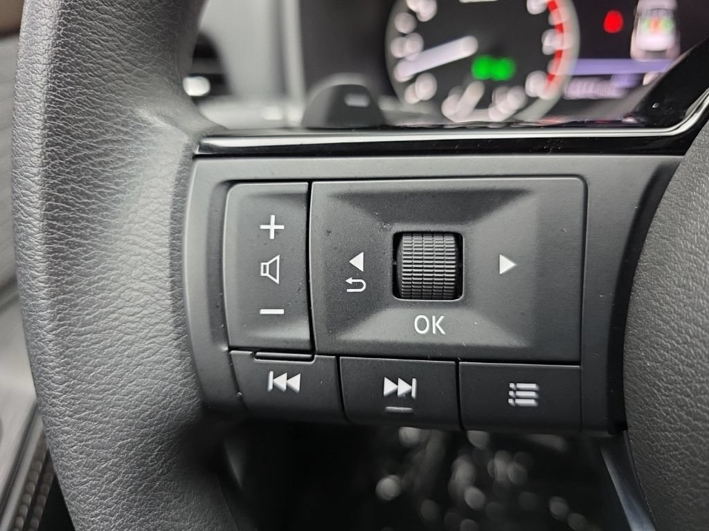 Used 2023 Nissan Rogue SV AWD/4WD image 24