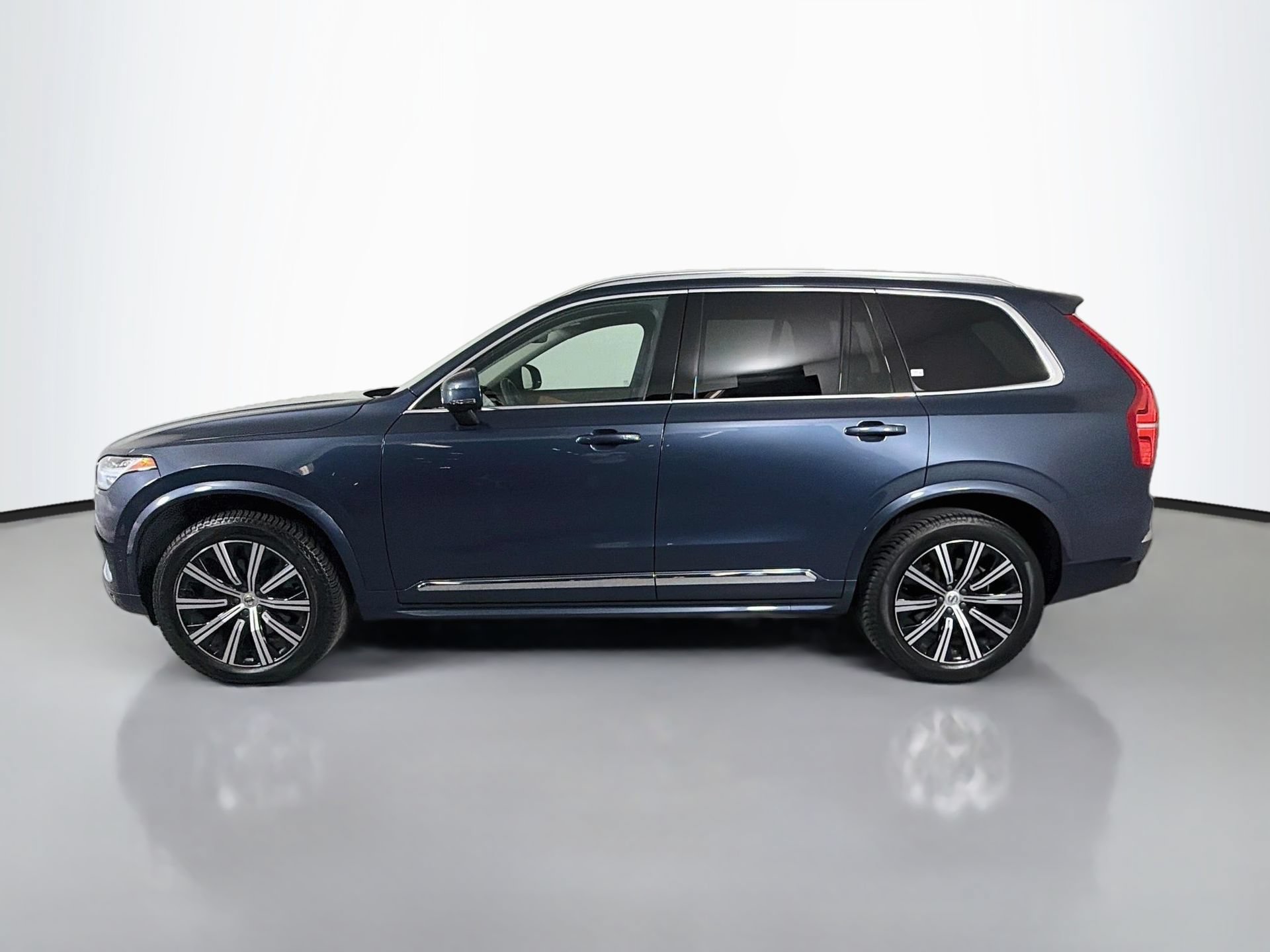 Certified 2023 Volvo XC90 B6 Plus w/ Protection Package Premier AWD/4WD image 9