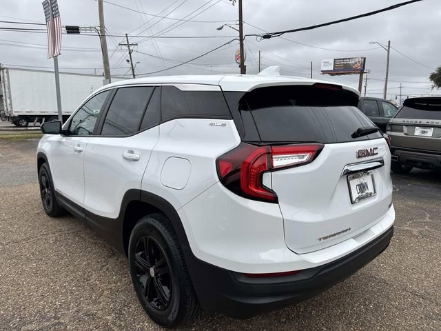 Used 2022 GMC Terrain SLE image 9